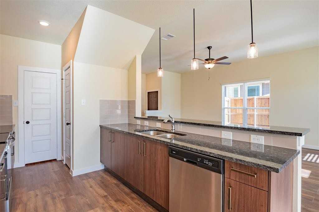 720 Blackland Drive #720 - Photo 3 of 19