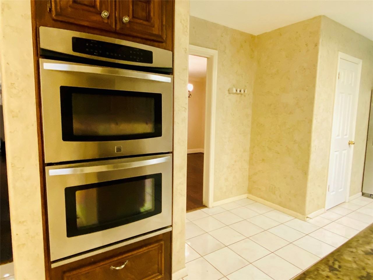 14212 Horseshoe Bnd #14212 - Photo 4 of 45