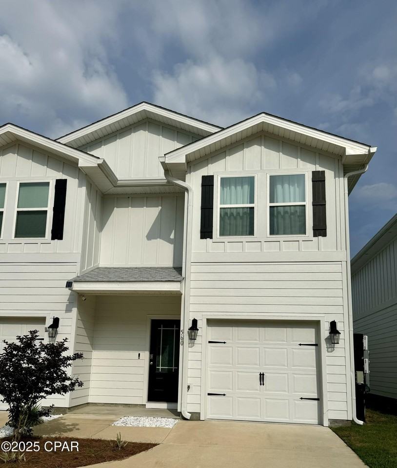 560 Melrose Way #560 - Photo 3 of 28