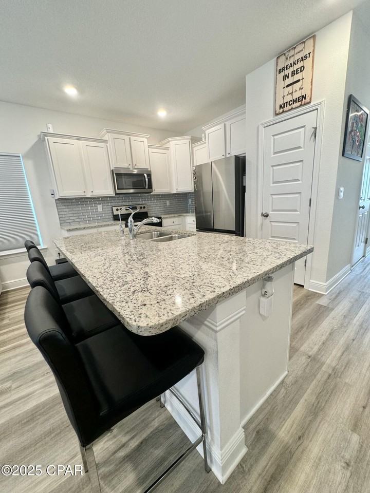 560 Melrose Way #560 - Photo 5 of 28