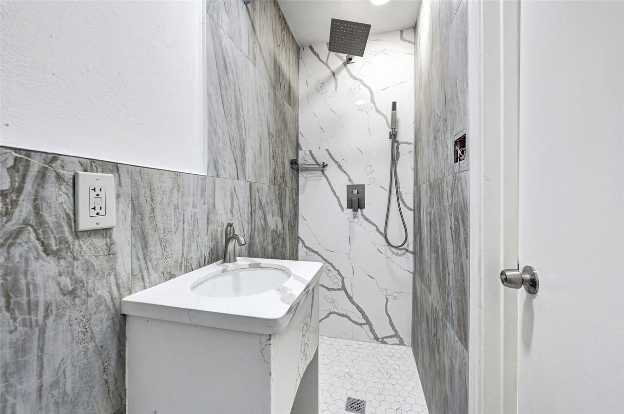 15702 Congo Lane #15702 - Photo 3 of 22