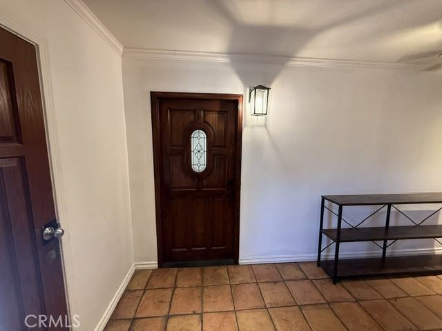 9031 Phyllis Ave #9031-1 - Photo 5 of 32