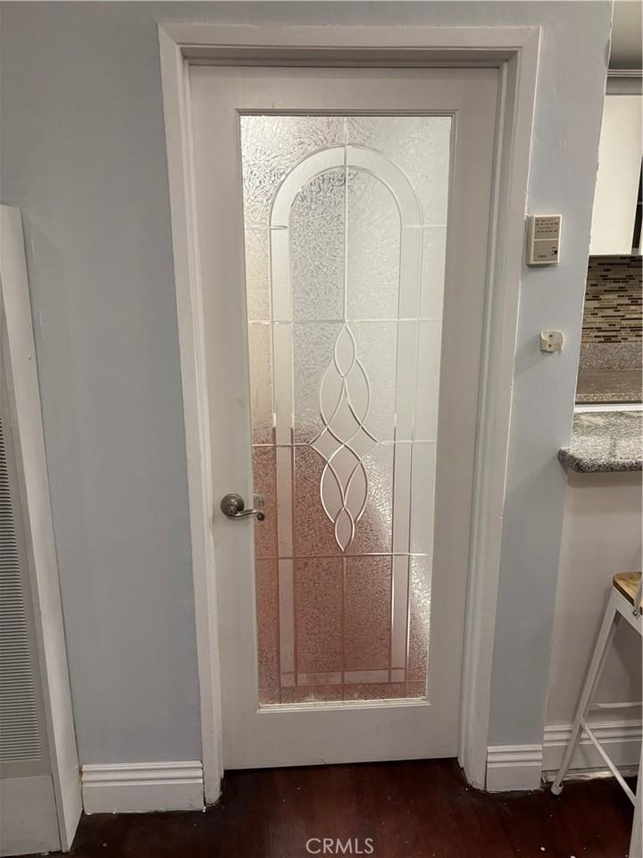 9031 Phyllis Ave #9031-1 - Photo 6 of 32