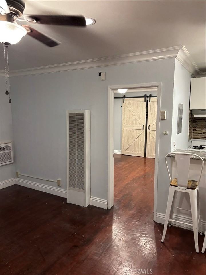 9031 Phyllis Ave #9031-1 - Photo 7 of 32