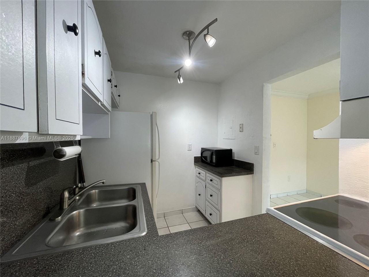 10361 Southwest 88th Street #10361B4 - Photo 2 of 26