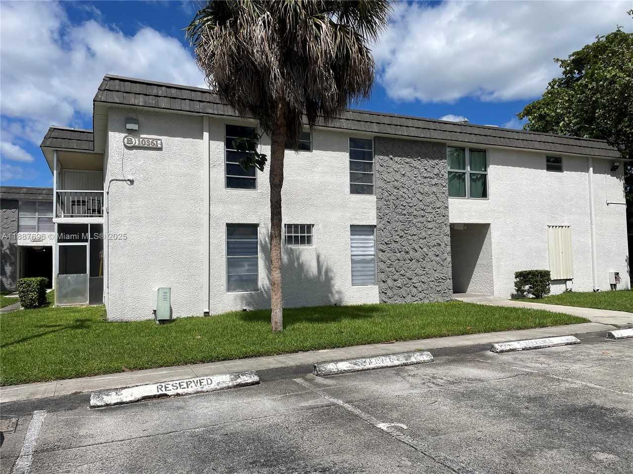 10361 Southwest 88th Street #10361B4 - Photo 3 of 26