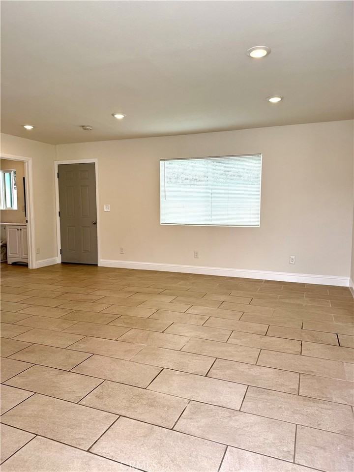 6515 White Oak Avenue #6515 - Photo 2 of 13