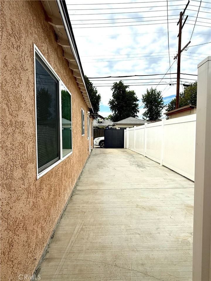 6515 White Oak Avenue #6515 - Photo 3 of 13