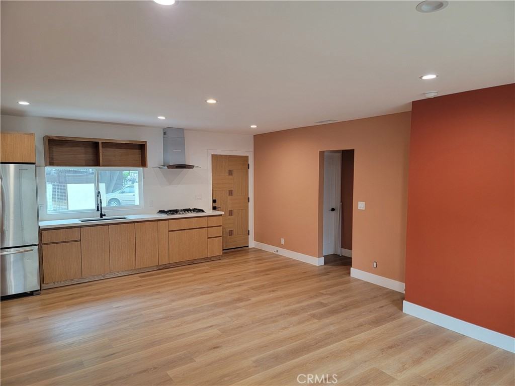 18725 Bassett Street #18725 - Photo 5 of 15