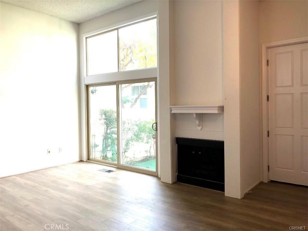 22219 1/2 Erwin St #22219 - Photo 4 of 25