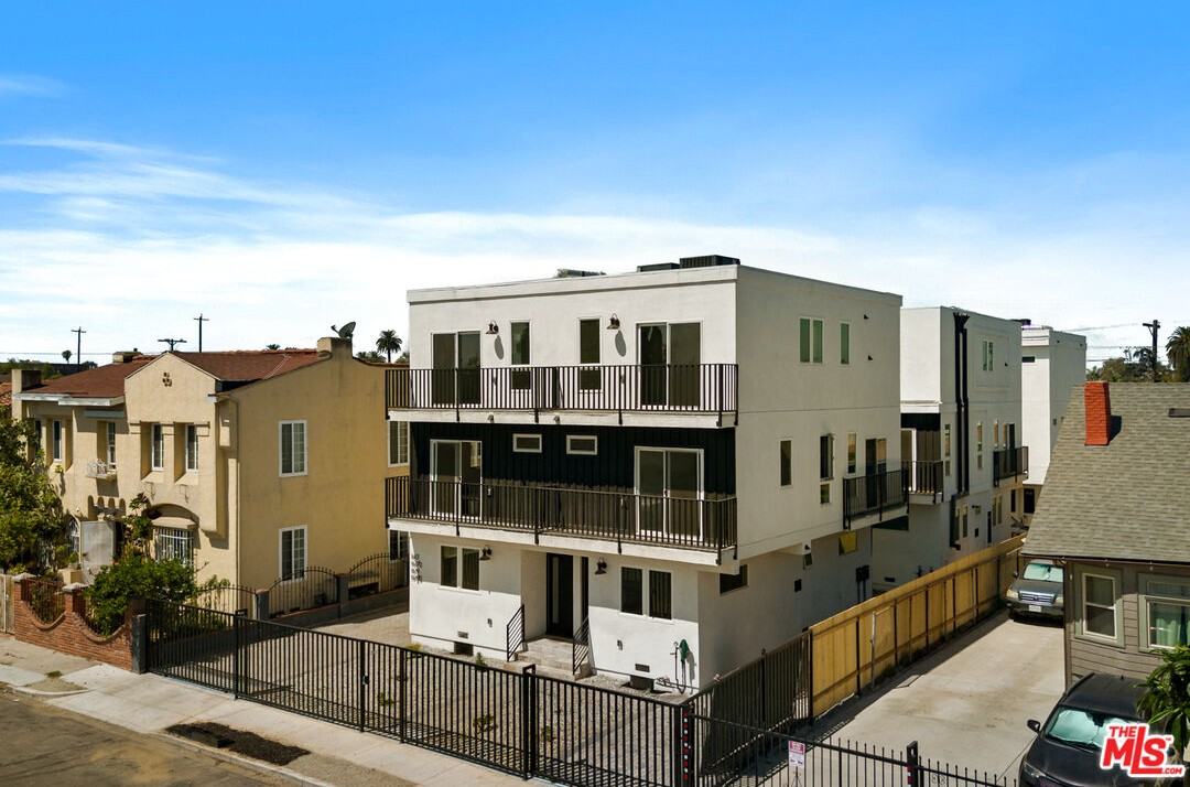 1617 2nd Avenue #1617 - Photo 4 of 15