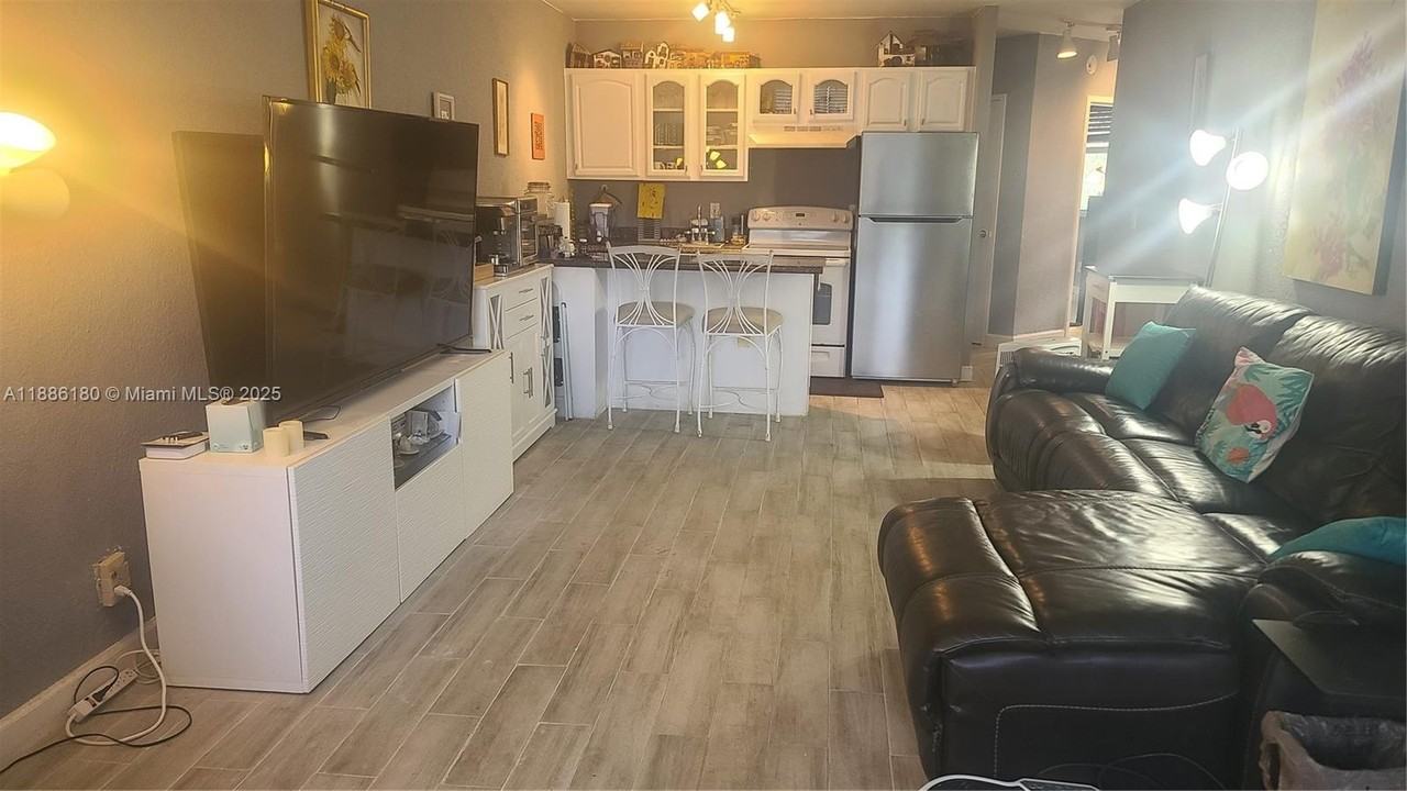 Oceanside #193618D - Photo 5 of 22