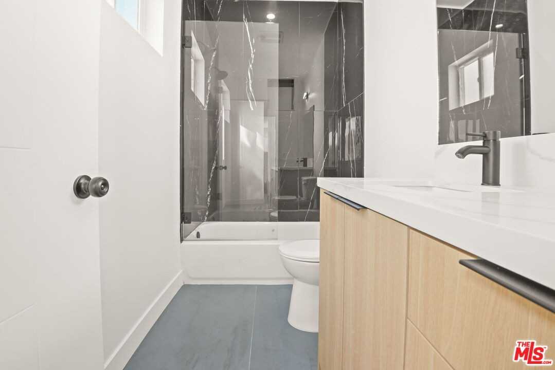 1709 South Burnside Avenue #17091-2 - Photo 2 of 39