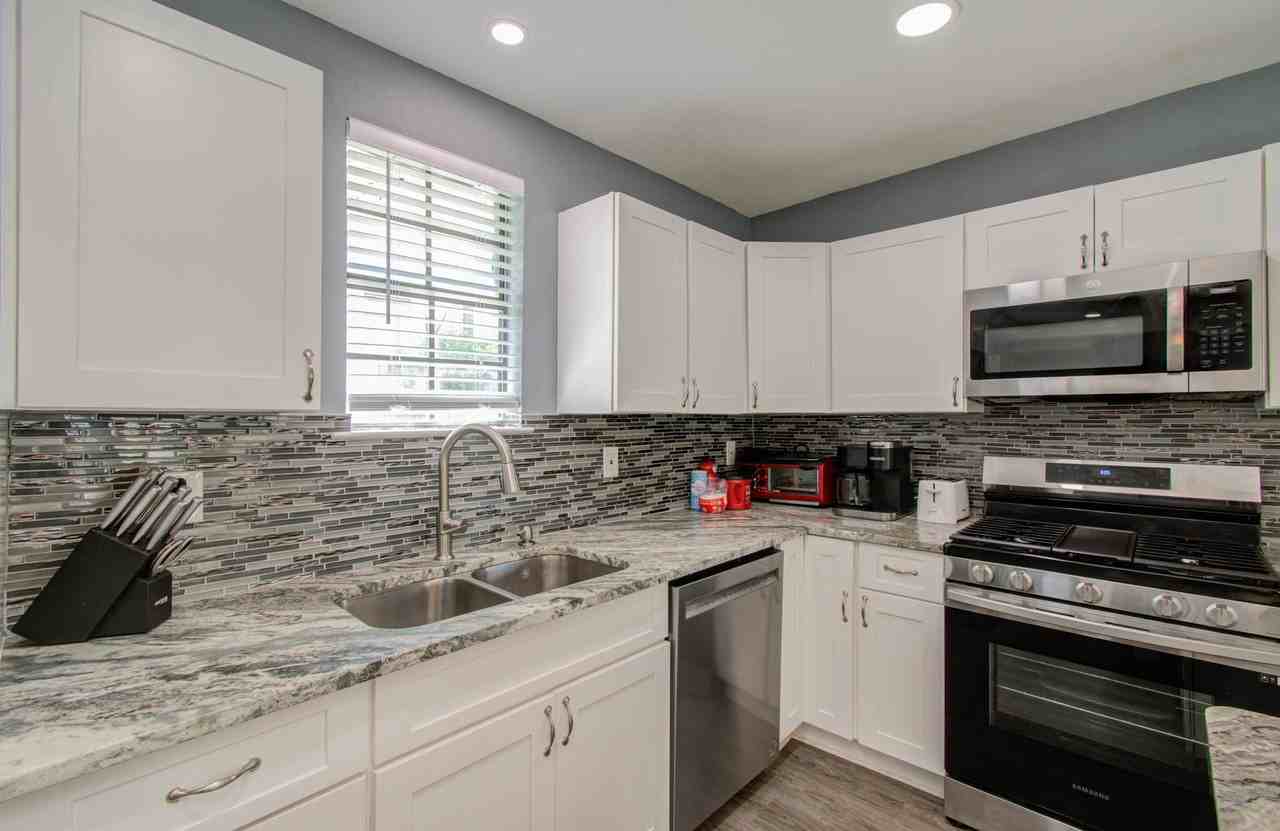 3330 Kelton Street #3330 - Photo 6 of 33