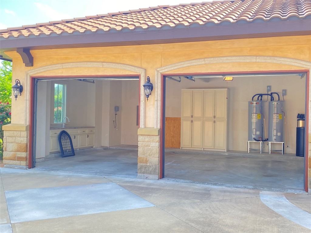 102 Long Point Cove #102 - Photo 3 of 32