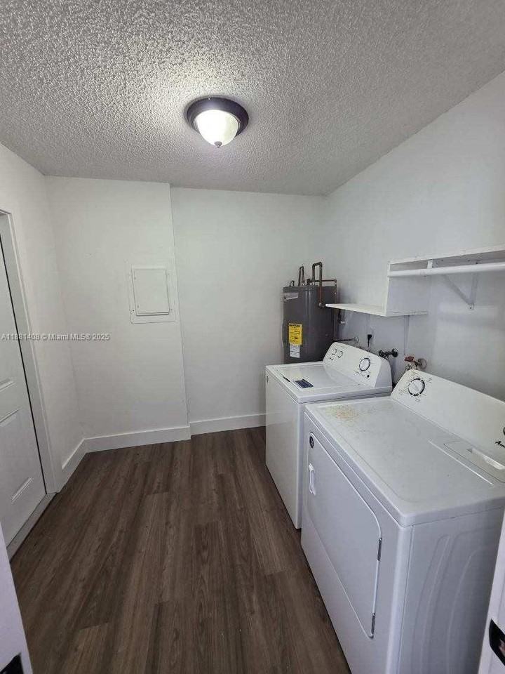 11624 Northwest 17th Avenue - Photo 3 of 24