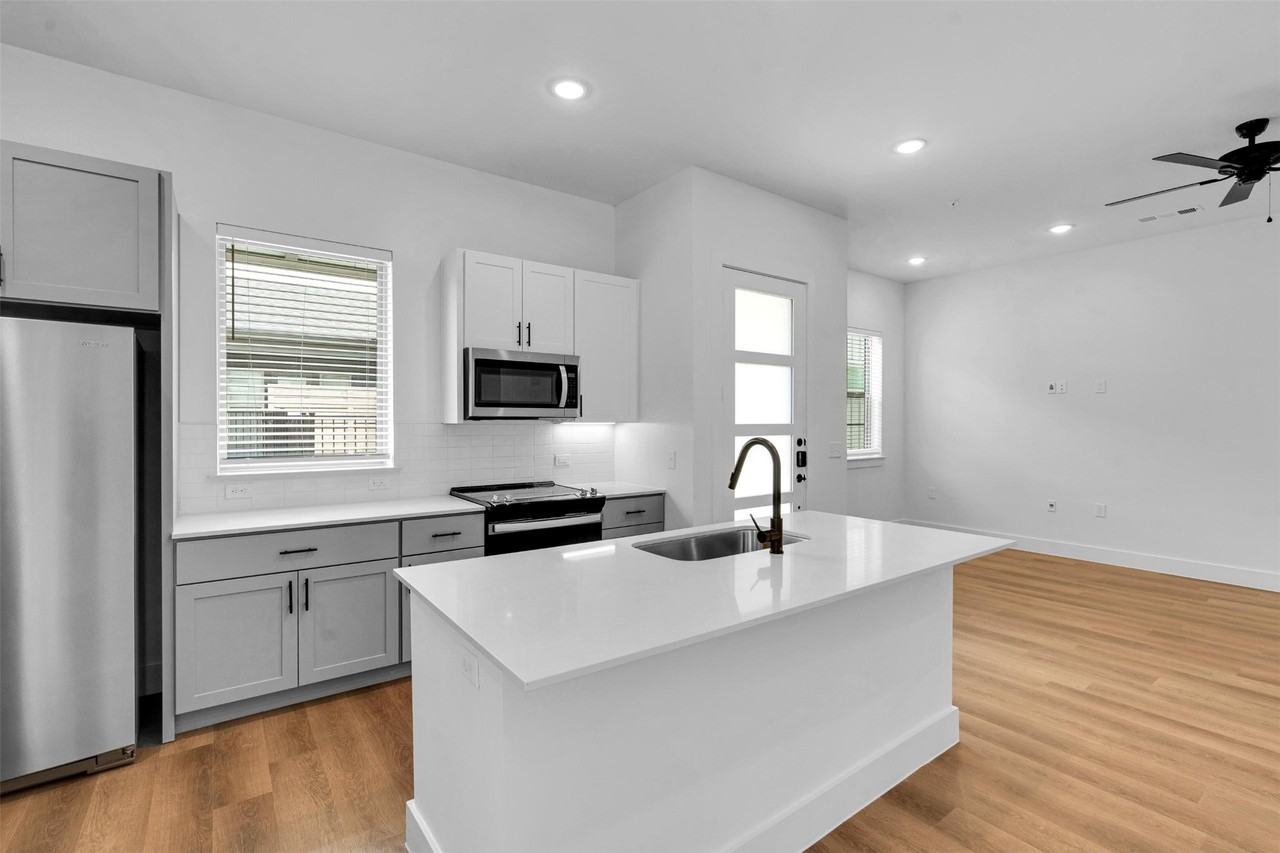 1688 Bernard Street #1688 - Photo 2 of 31