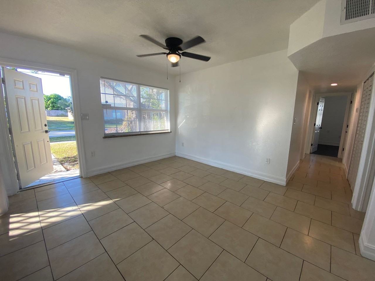 21995 Catherine Ave - Photo 5 of 25