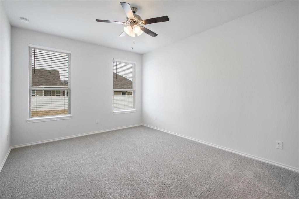 1613 Abbottsford Avenue #1613 - Photo 2 of 7