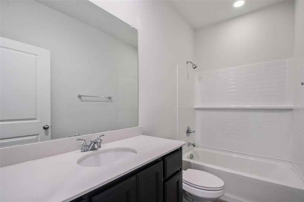 1613 Abbottsford Avenue #1613 - Photo 6 of 7