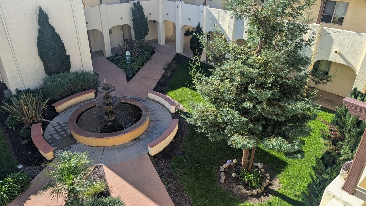 La Plaza Villas Apartments - Photo 2 of 9