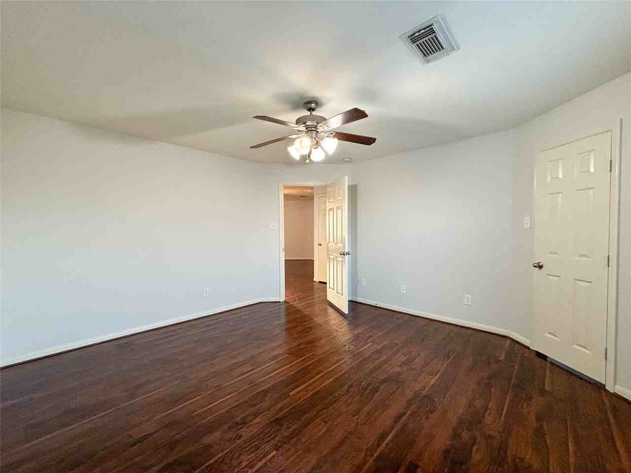 6023 Indian Crk #6023 - Photo 3 of 31