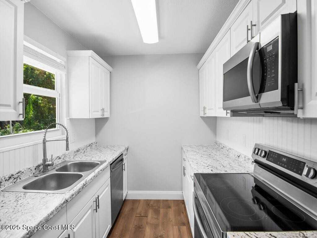 1325 17th Ct Sw #1325 - Photo 4 of 22