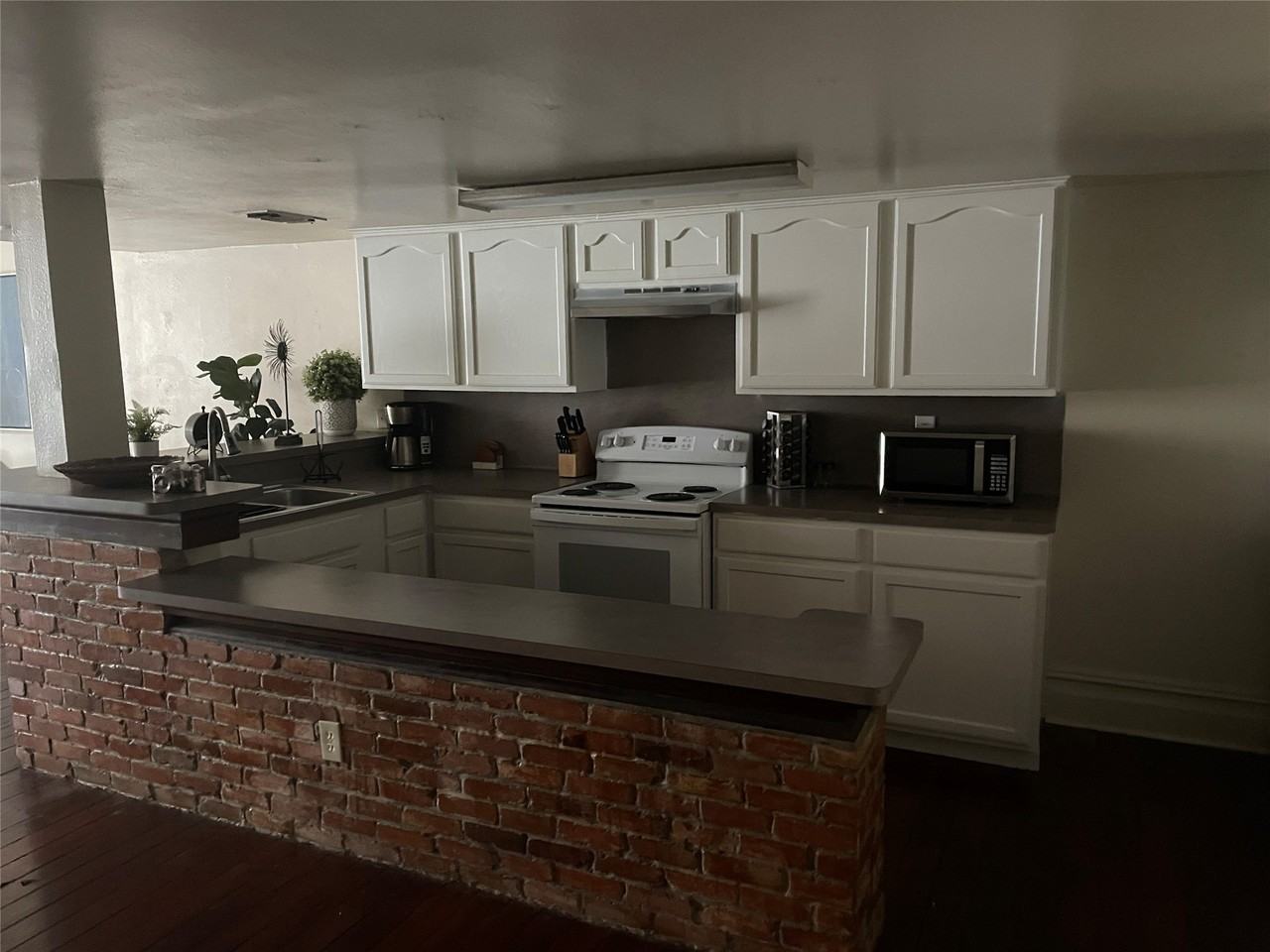 2118 Strand St #2118-208 - Photo 4 of 18