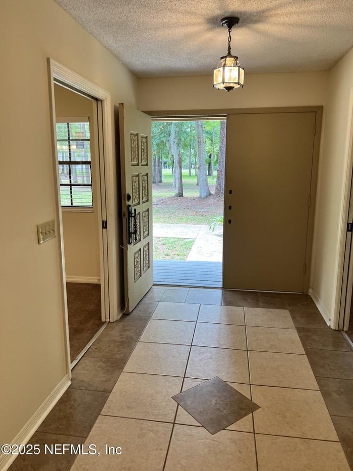 2867 Scott Cir #2867 - Photo 5 of 31