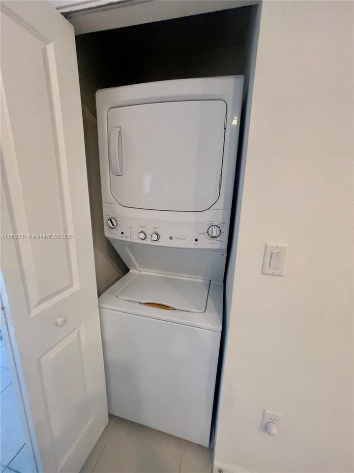 10005 Southwest 228th Terrace - Photo 5 of 12