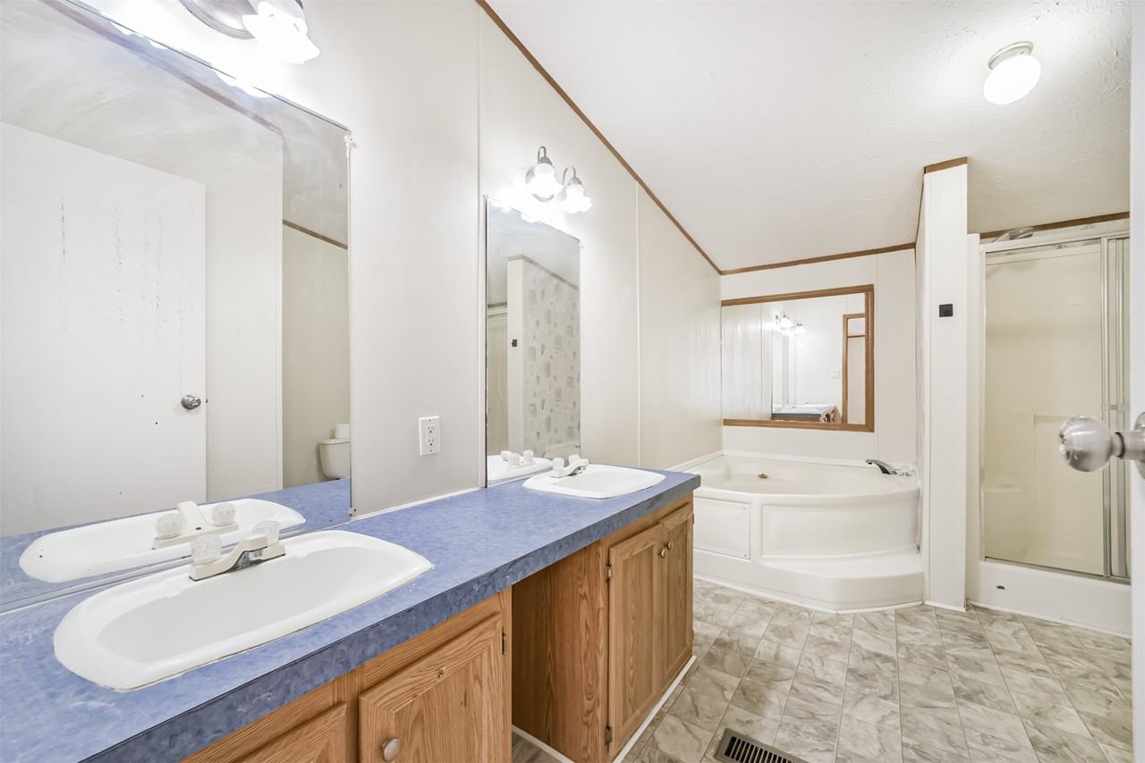 33205 Wedgewood Dr #33205 - Photo 6 of 33