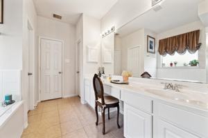featured image of 2088 Silverthorn Lane #2088