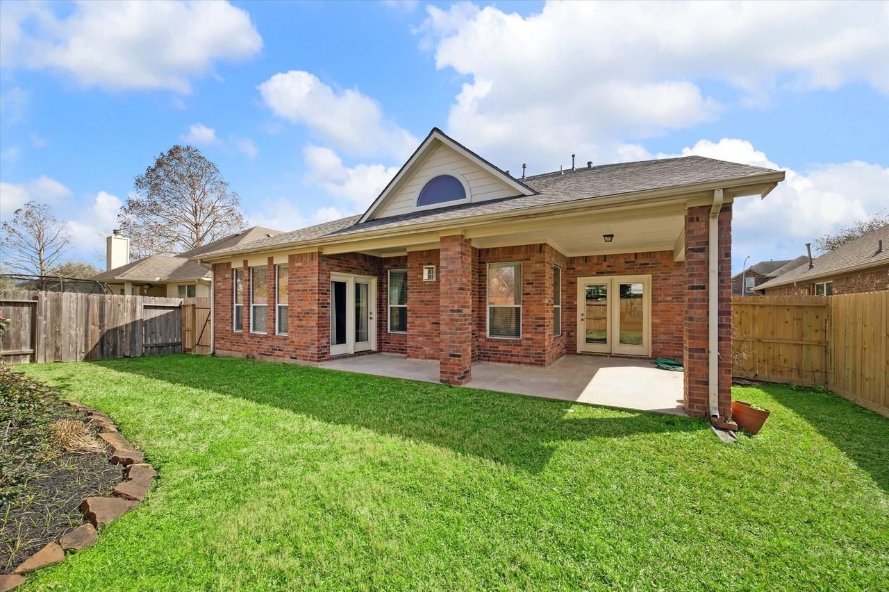 2088 Silverthorn Ln #2088 - Photo 3 of 34