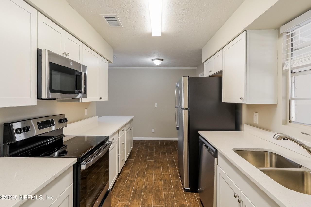 470 Sigsbee Ct #470 - Photo 7 of 15