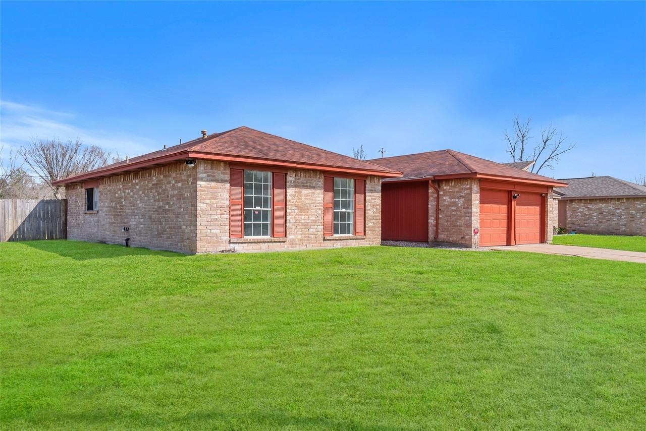 1666 Meadow Green Dr #1666 - Photo 4 of 32