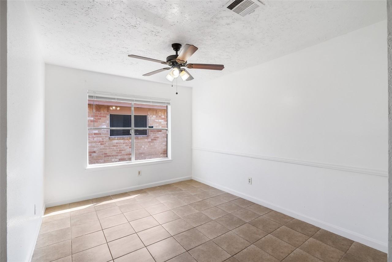 1666 Meadow Green Dr #1666 - Photo 5 of 32