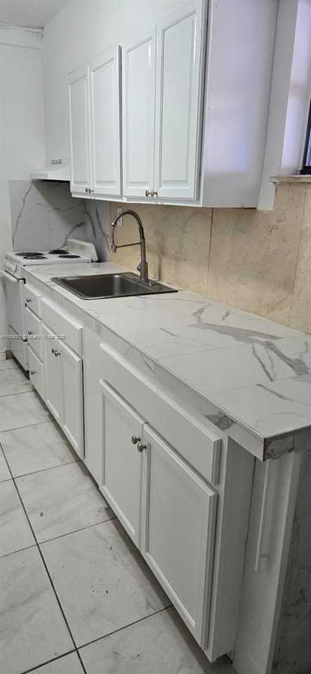 3121 Northwest 103rd Street