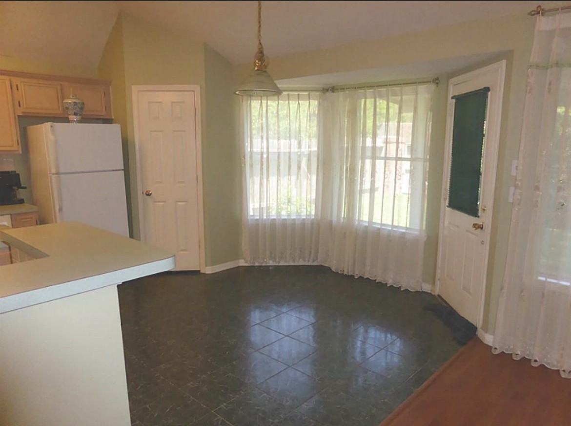 12530 Meadowglen Dr #12530 - Photo 4 of 6