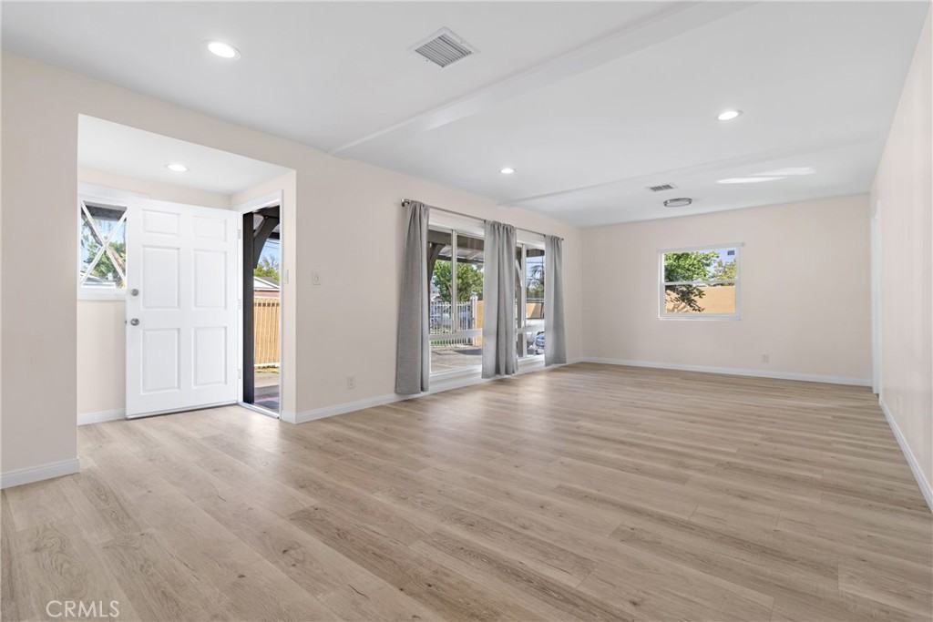 14724 Strathern St #14724 - Photo 2 of 24