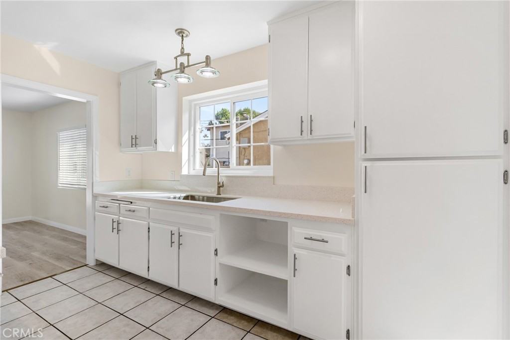 14724 Strathern St #14724 - Photo 4 of 24