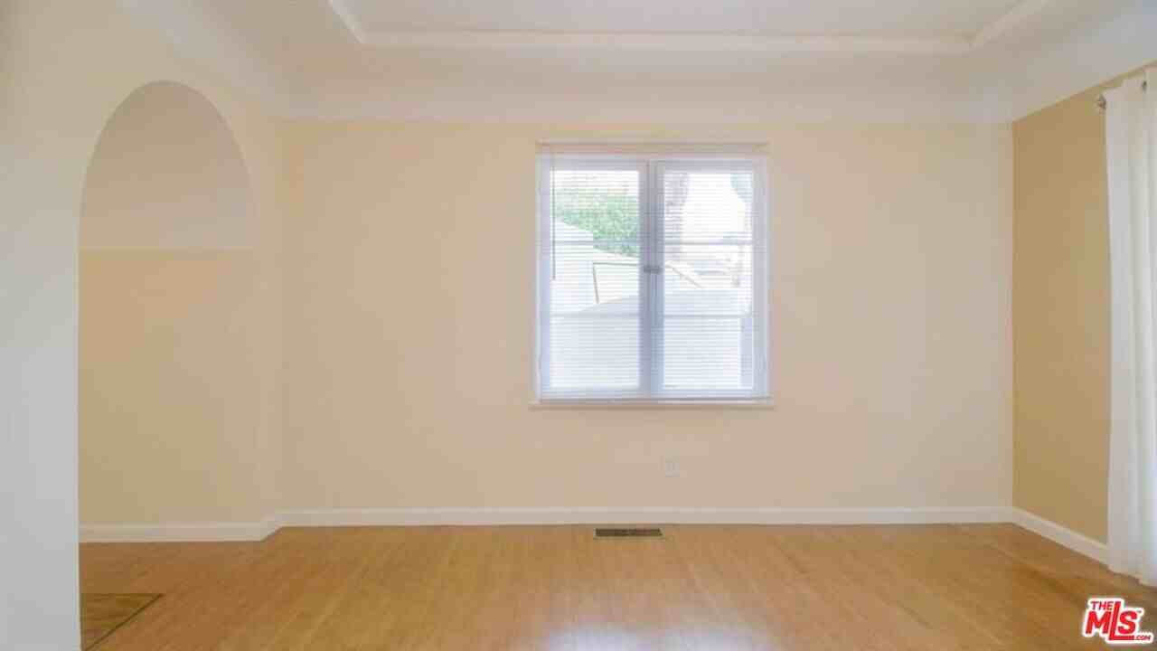 1435 S Ridgeley Dr #1435 - Photo 7 of 36