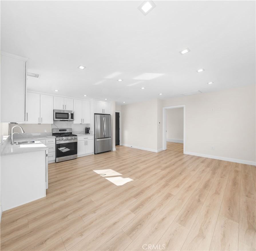 3061 1/2 Stevens St #3061 - Photo 3 of 18