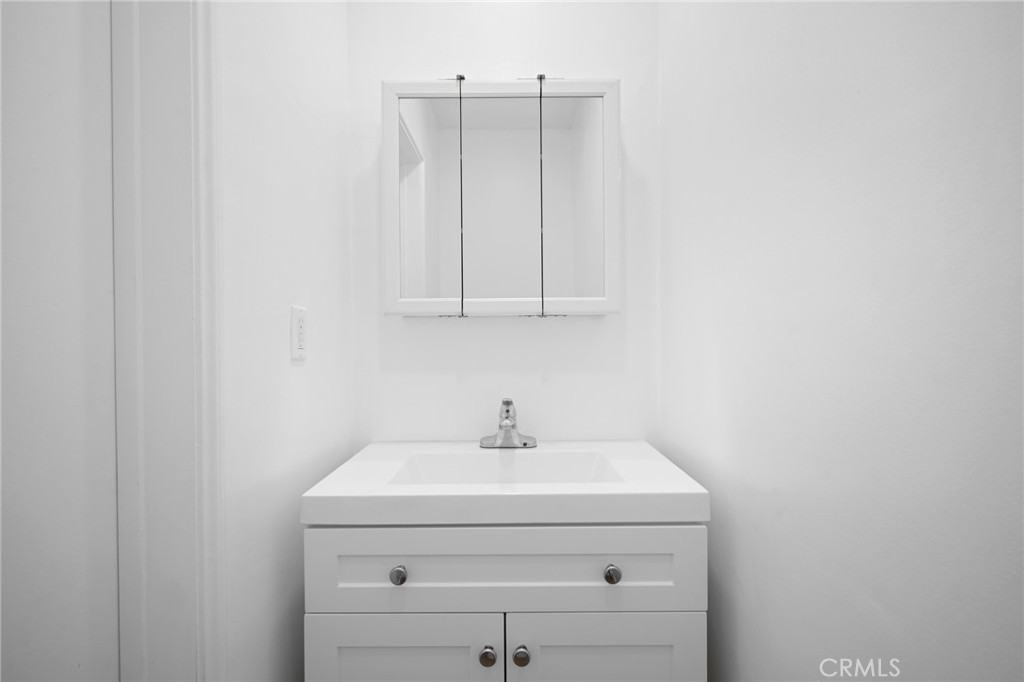 2930 Mayfield Avenue #2930 - Photo 6 of 29