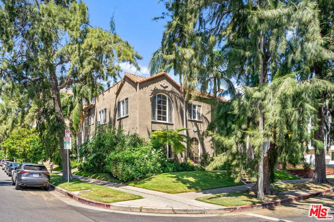 101 North Clark Drive #101-103 - Photo 2 of 23