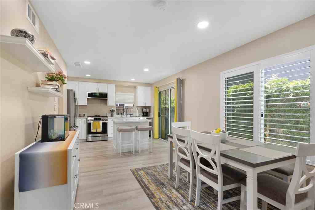 2 Picadilly Court #2