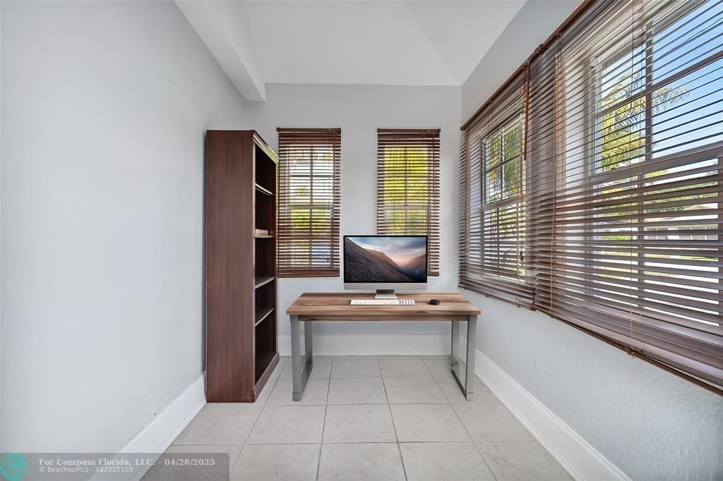 2508 Arthur St #2508 - Photo 3 of 33