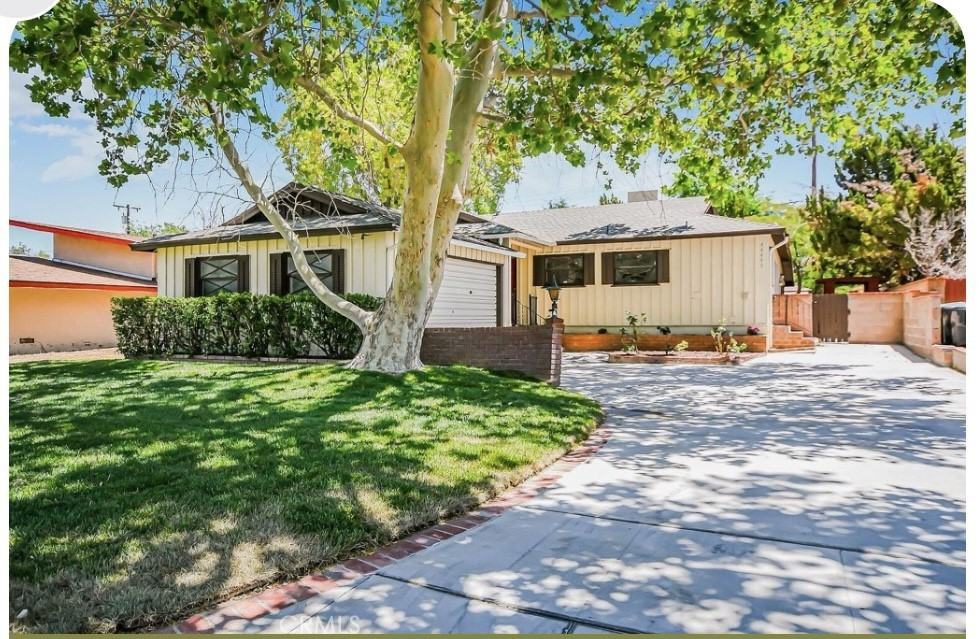 44446 Loneoak Ave #44446 - Photo 3 of 30