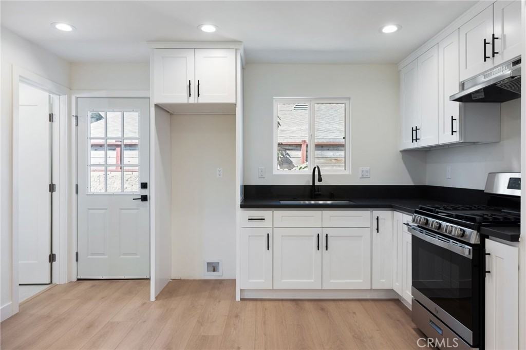 13355 Erwin St #13355 - Photo 7 of 18