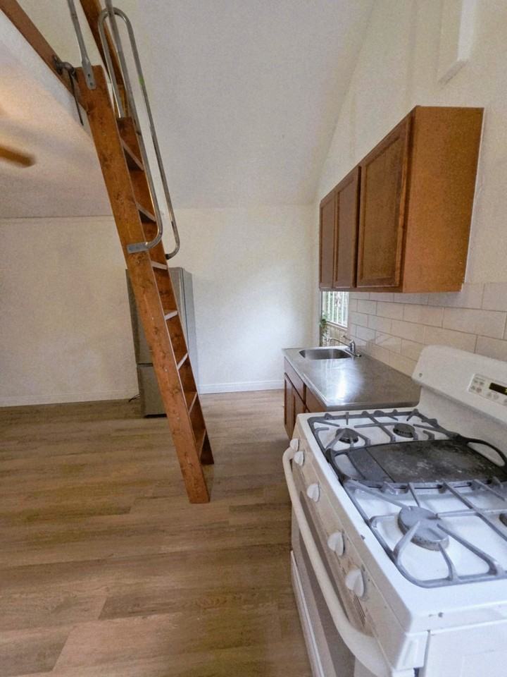 6109 Saxon Drive #6109C - Photo 2 of 13