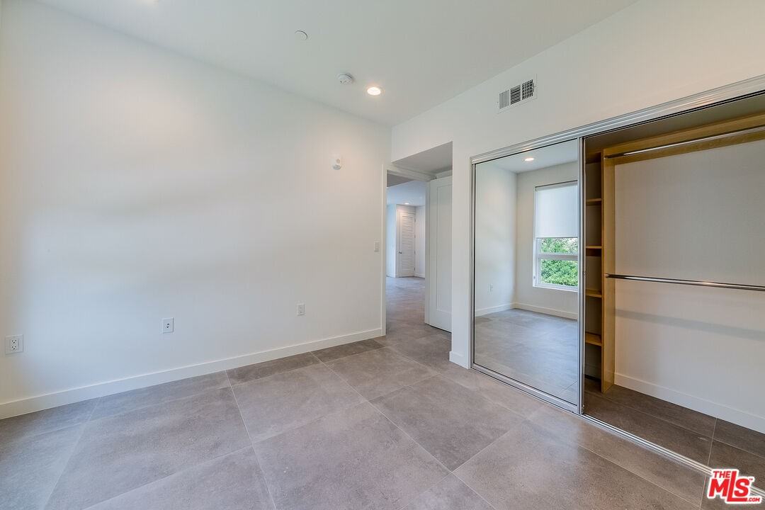 214 S Westmoreland Ave #214-5 - Photo 2 of 19